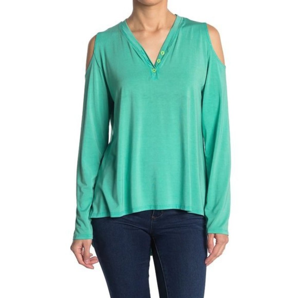 GO COUTURE Henley Cold Shoulder Top In Faded Denim - Medium - Picture 2 of 3